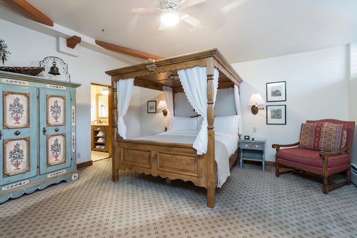Goldener Hirsch Auberge Collection