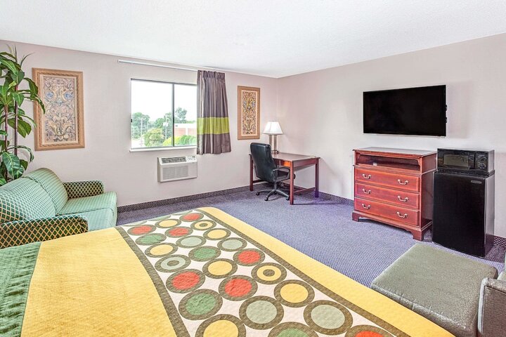 Room 26 of 34