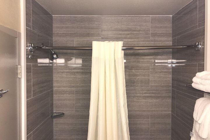 Room 9 of 18