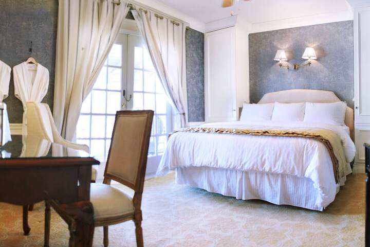 The Riverview Hotel