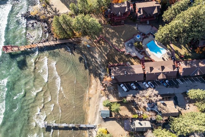 Edgelake Beach Club by Coolvacay