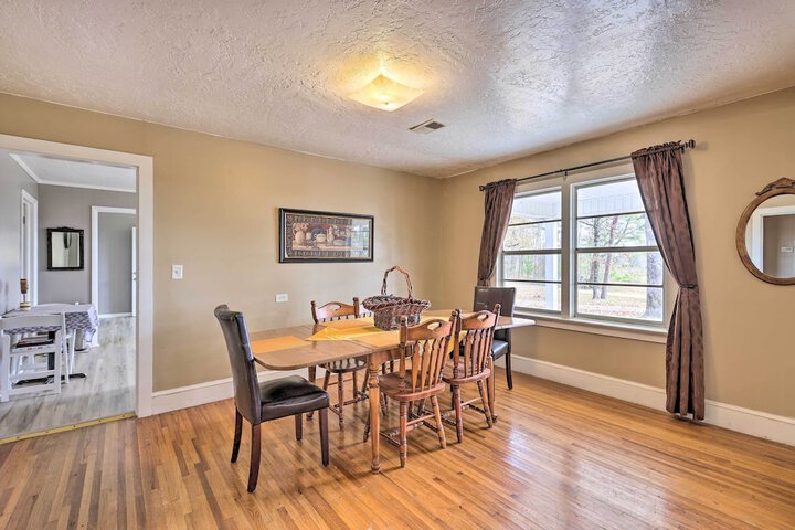Charming Gadsden Home w / Golf Course Views!