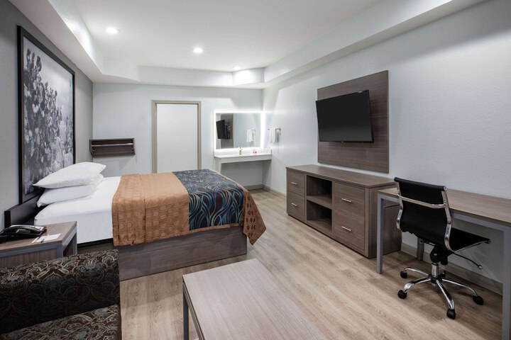 Room 21 of 25