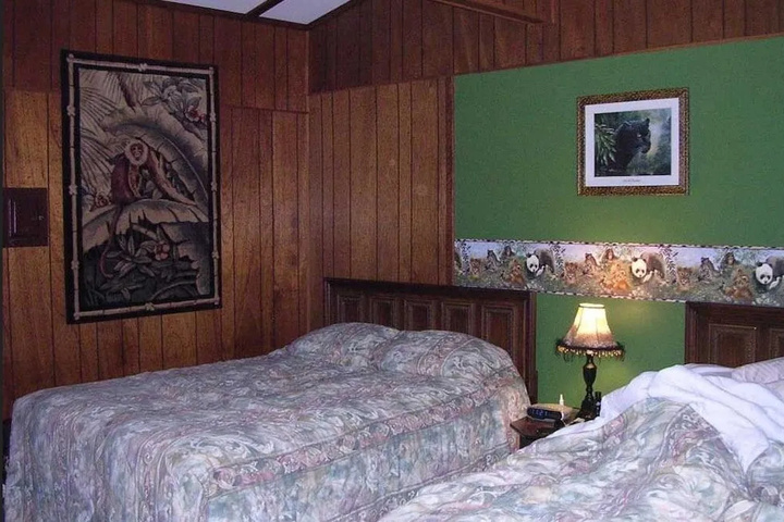 L & M Bikers Motel