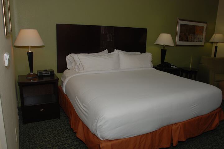Holiday Inn Express & Suites Covington by IHG