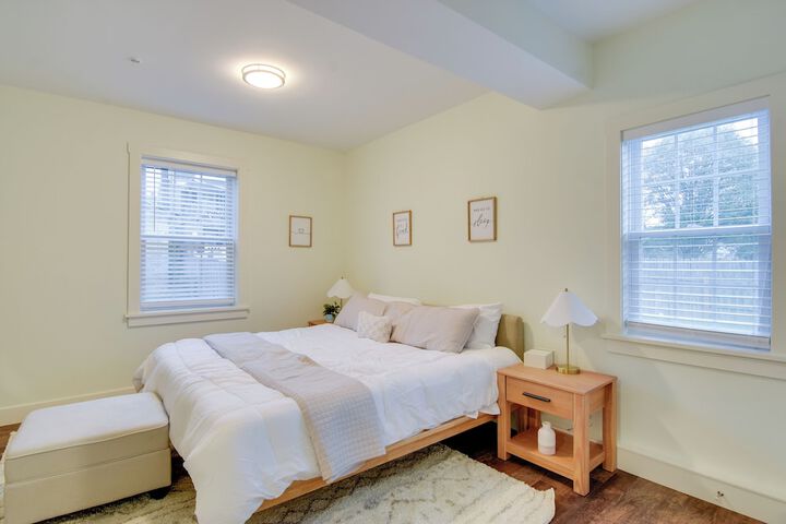 Dtwn Lititz Apt Half-mi to Park!