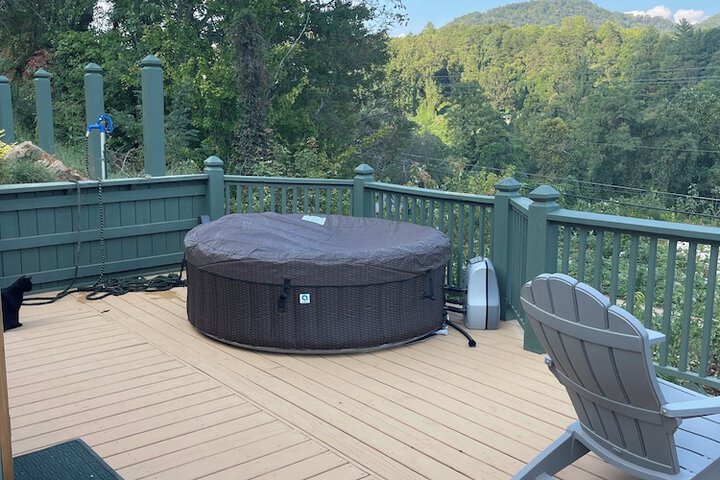 Mountain Aire Cottages Inn & Glamping