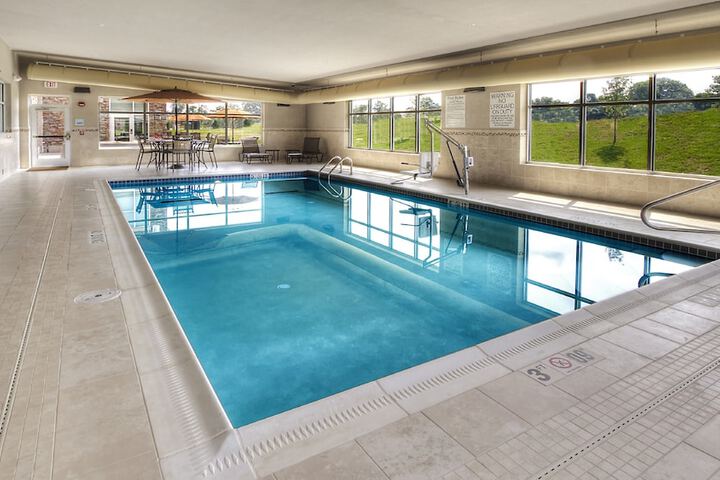 Holiday Inn Express & Suites Pittsburgh SW - Southpointe by IHG