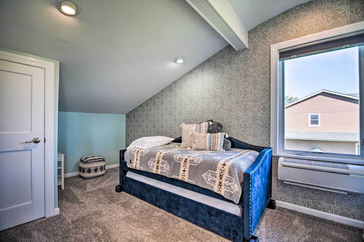 Home on Fox River: Modern Decor Style!