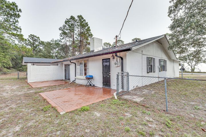 Steps to Beach: Carrabelle Family Home w / Patio!