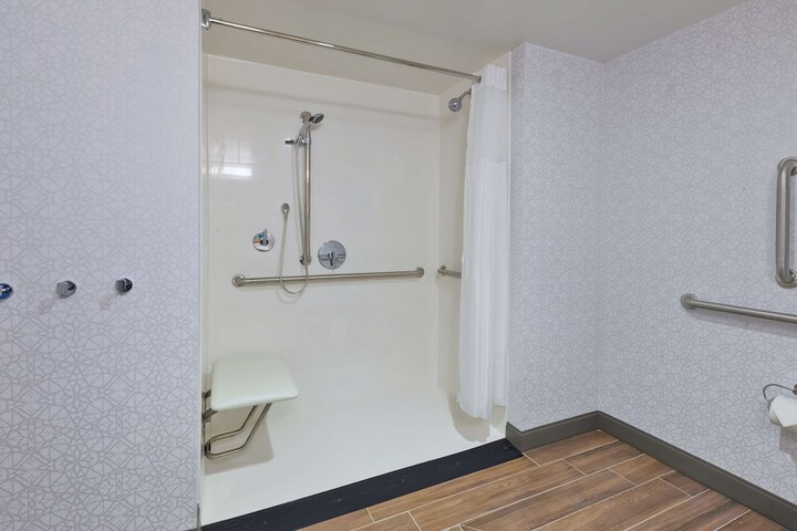 Room 25 of 43