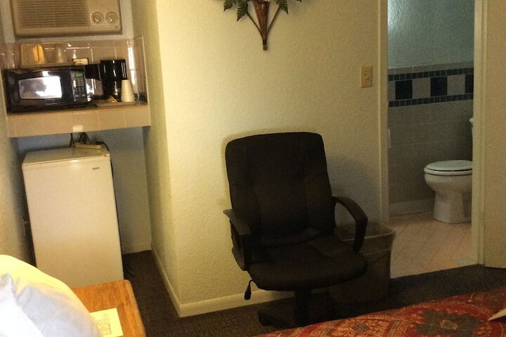 Room 34 of 34