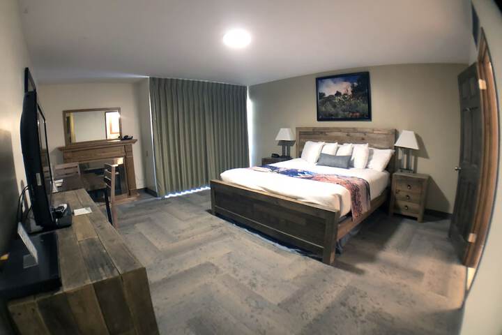Room 32 of 84