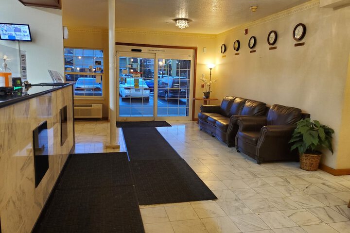 Hotel Interior 10 of 38
