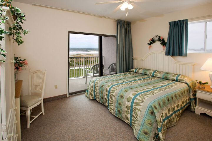 Room 13 of 40