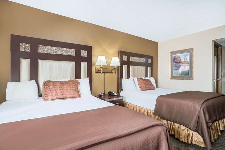 Ramada Hotel & Conference Center by Wyndham Plymouth