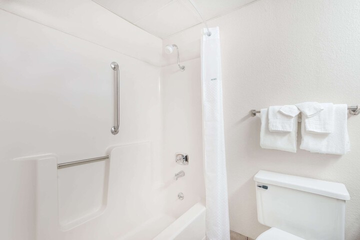 Room 12 of 18