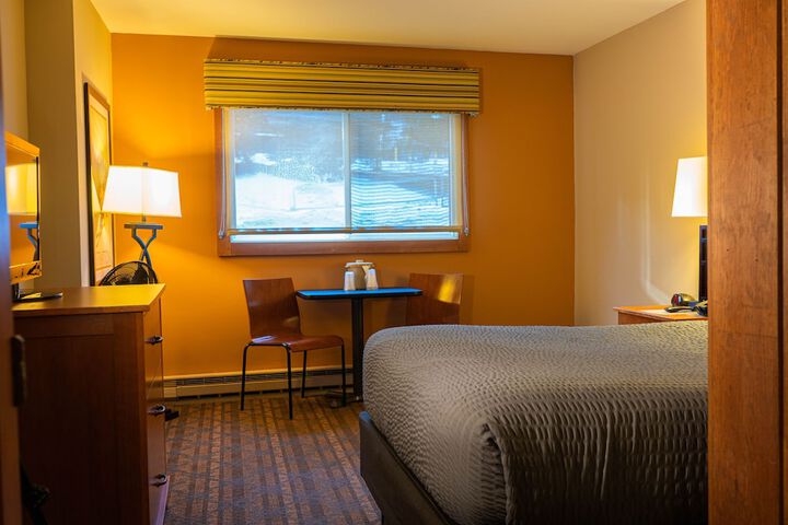 Room 10 of 36