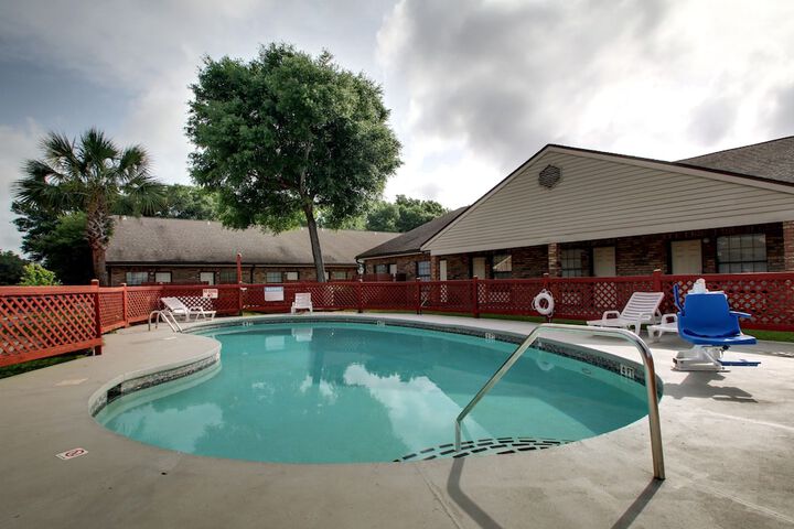 Pool 4 of 43