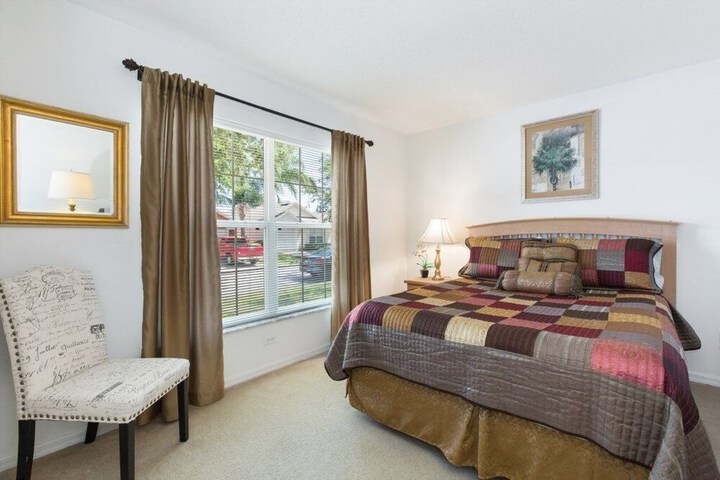 South Facing Pool For All Day Sun! 3 Bedroom Home by RedAwning