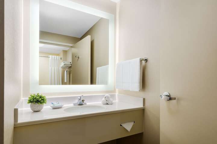 Room 14 of 38