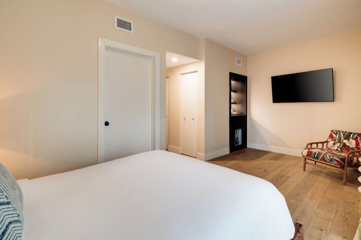 Room 82 of 125
