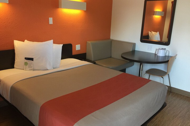 Room 35 of 40