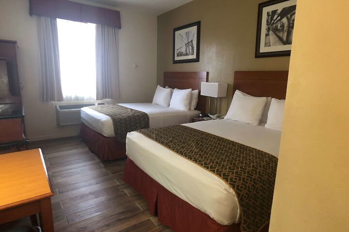 Room 7 of 14