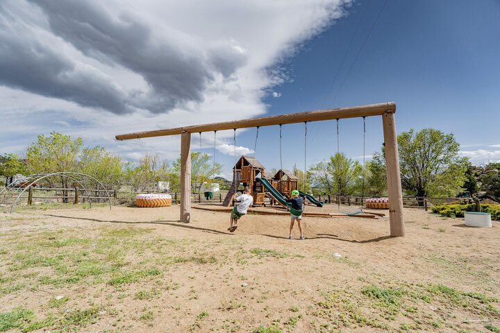 BV Overlook Camp & Lodging