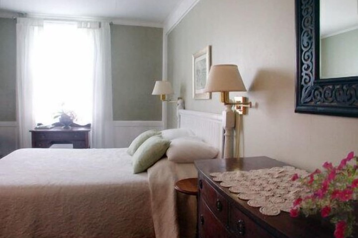 Room 8 of 10