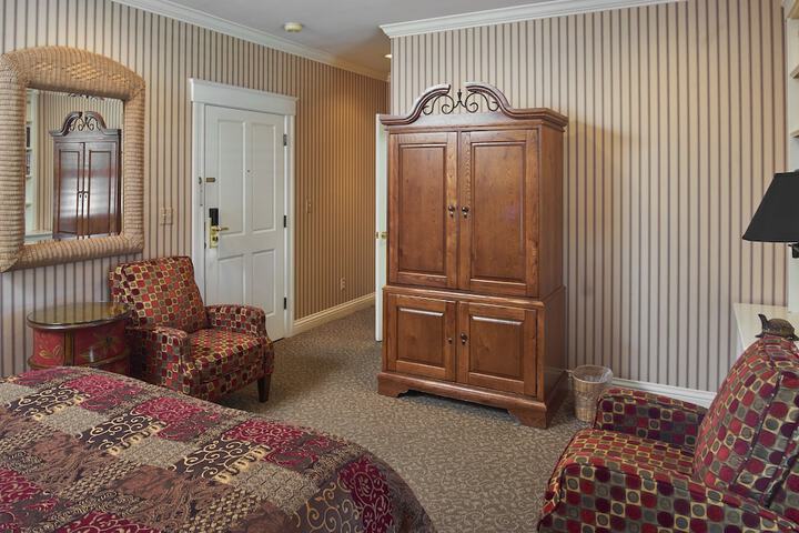 Room 53 of 79