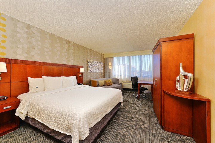 Room 27 of 68