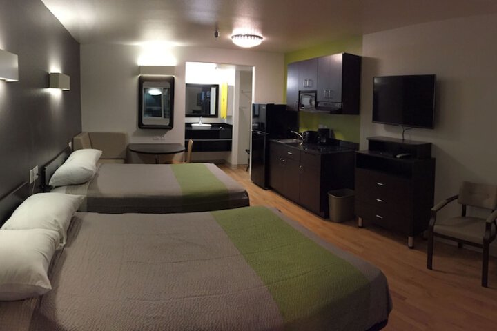 Room 15 of 38