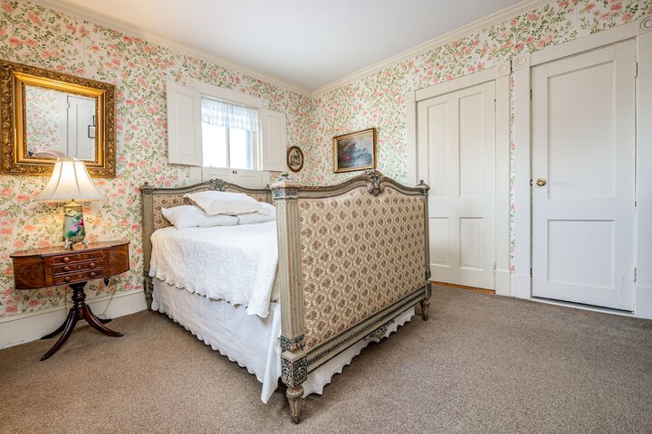 Wayside Inn