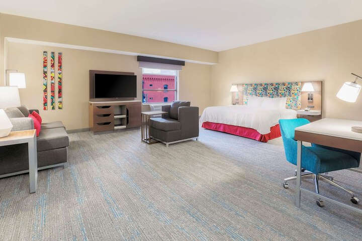 Hampton Inn & Suites Pittsburgh-Downtown