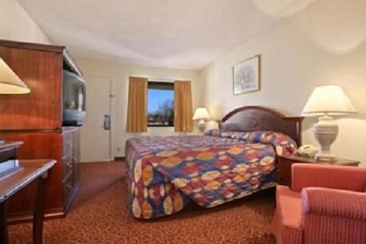 Room 7 of 15