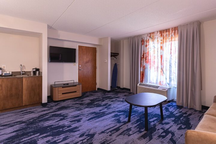 Room 28 of 49