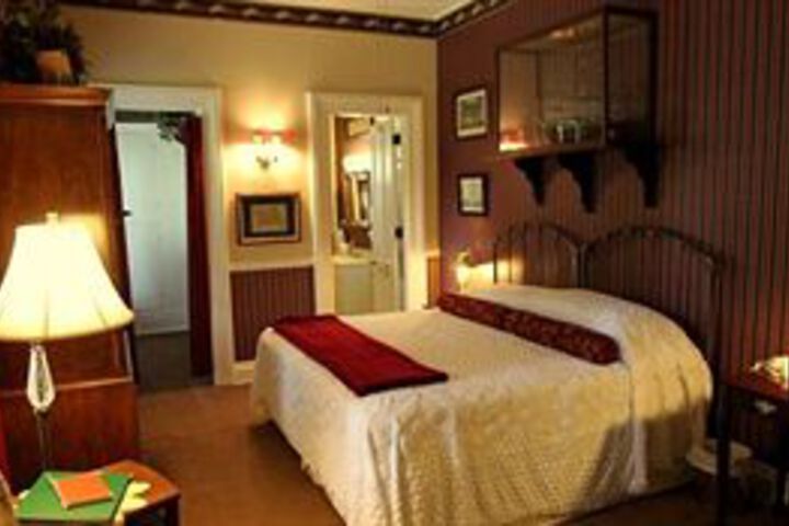 Pinehill Inn