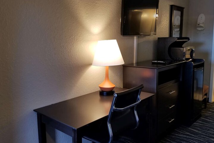 Room 43 of 60