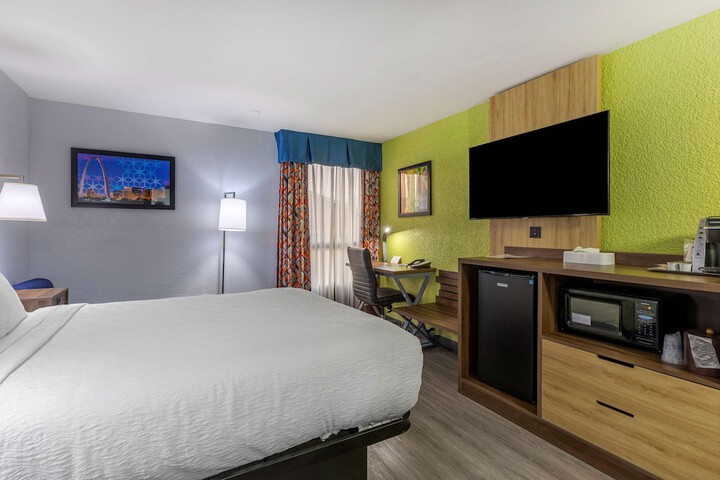 Room 14 of 39