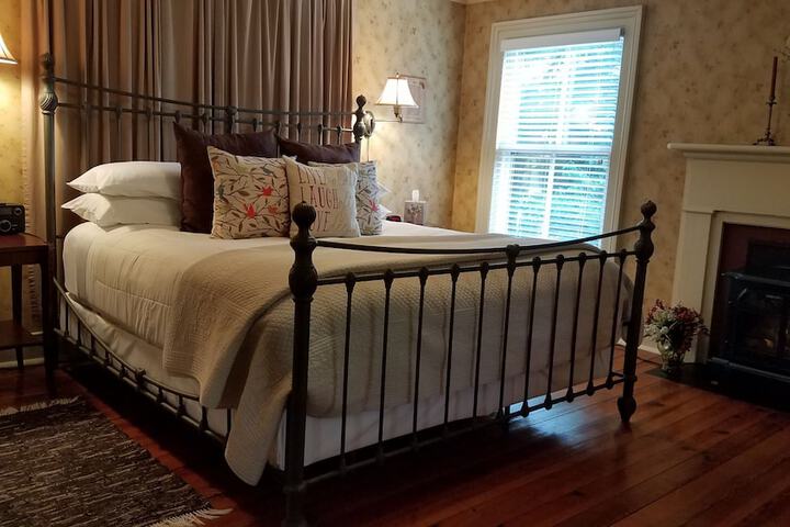 Room 33 of 75