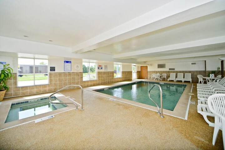 Pool 4 of 23