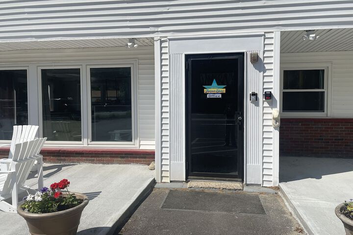 Aquastar Inn