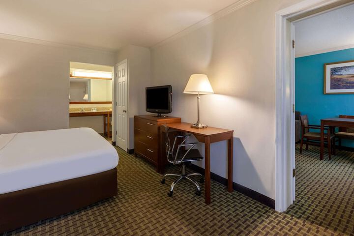 Room 22 of 87