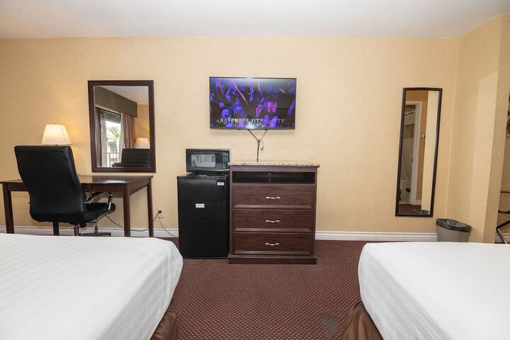 Room 17 of 33