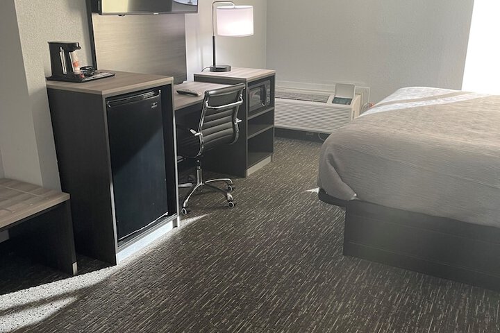 Room 21 of 27