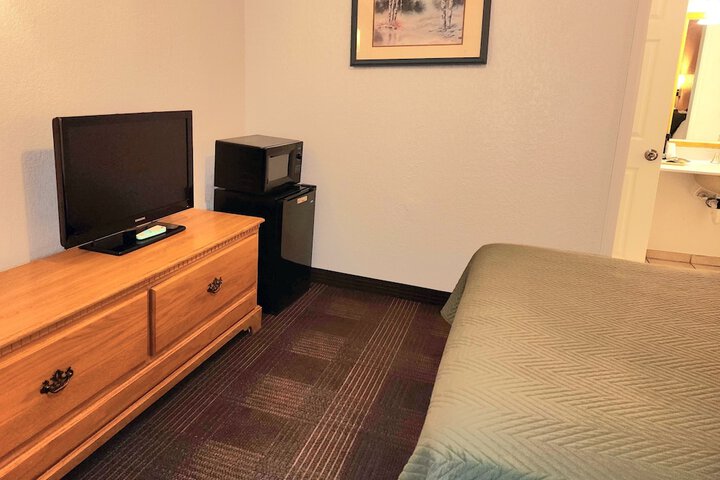 Room 13 of 40