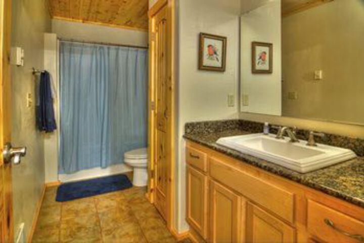Tall Timbers Lodge Cabin with Hot Tub