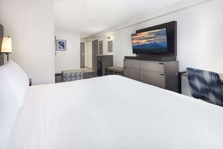 Room 16 of 47