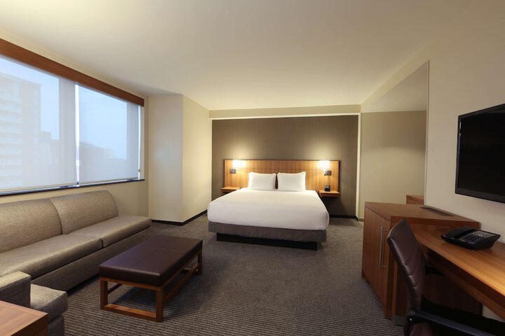 Room 10 of 29